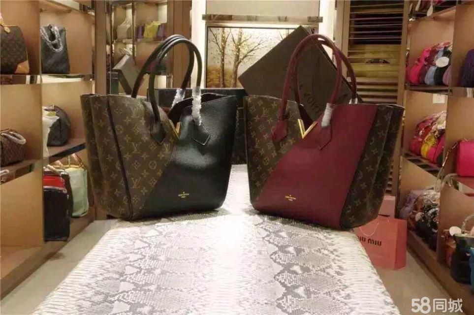 533%受访者表示身边很多人都有代购经历(图1)