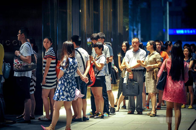 “黑天鹅”来袭!刚刚欧洲股市全线杀跌!(图1)