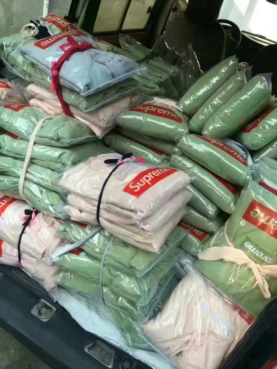 高度仿真奢侈品店(图1)